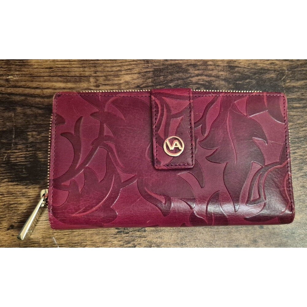 NWOT Valentina Italy Embossed Leaf Red Leather Zip Clutch Continental Wallet New